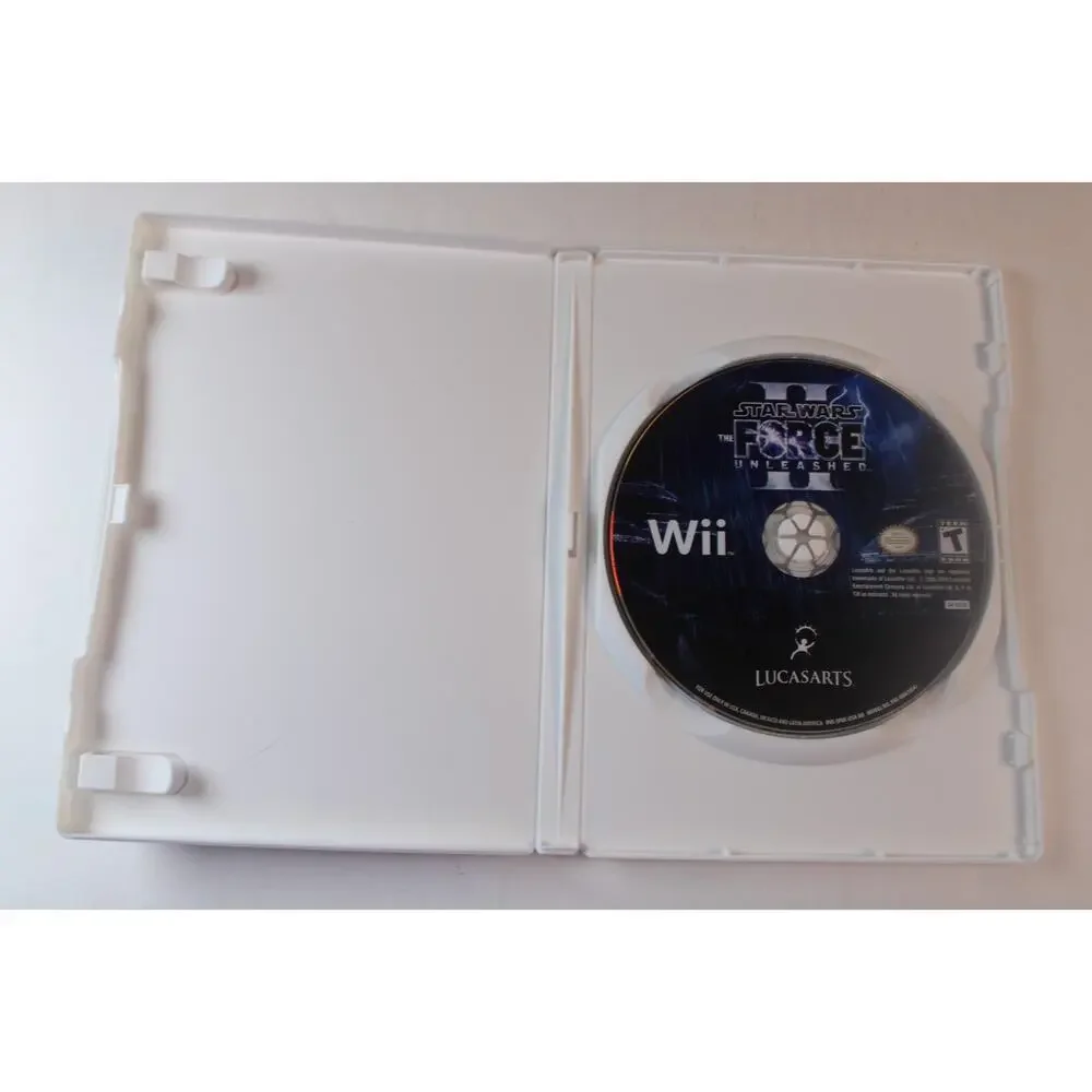 Star Wars Bundle - Nintendo Wii Lot of 2 Games (Force Unleashed 2 + Clone Wars)